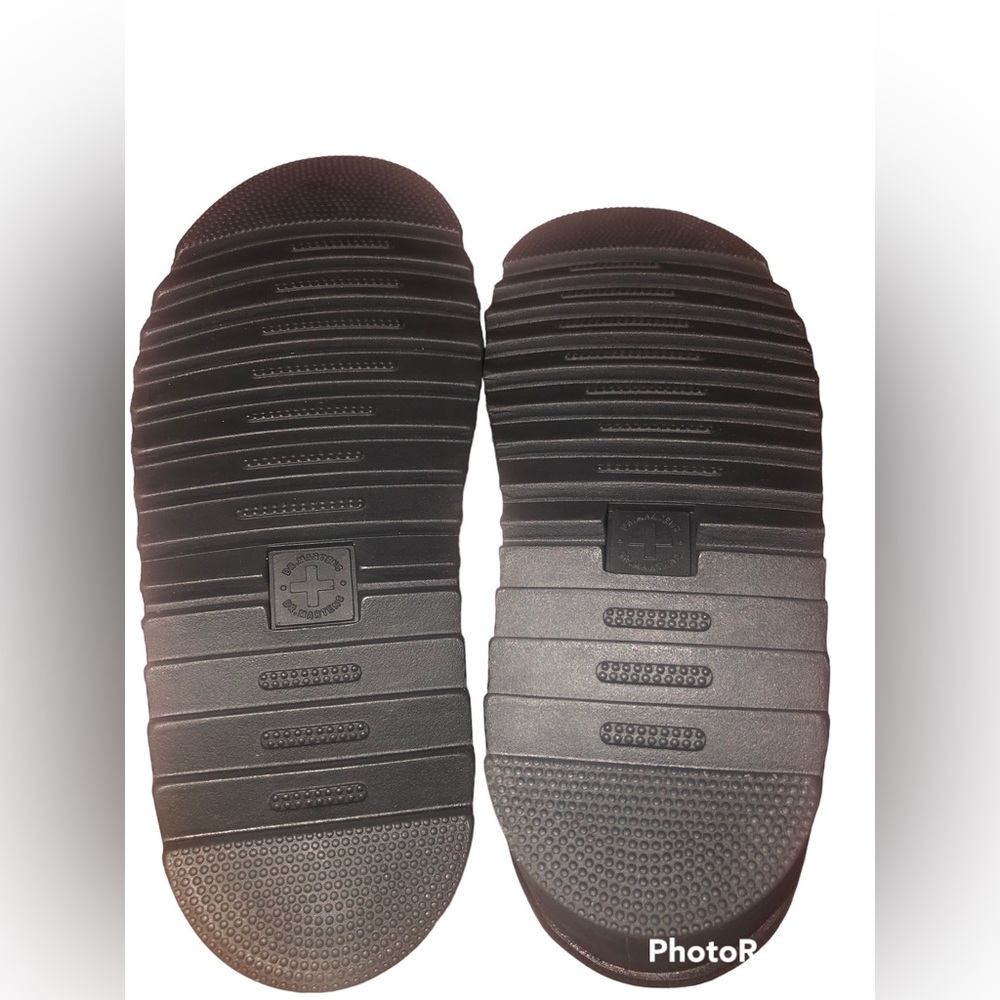 Dr. Martens × FRANCIS LEATHER STRAP SANDALS - Picture 13 of 13